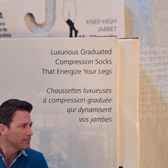 Sigvaris men's black merino wool compression socks 15-20mmHg NEW shoe size 6-8 - Picture 3 of 9